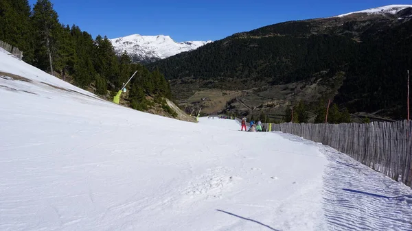 Paysage Neige Montagne Ski Des Pyrénées Andorre Une Journée Printemps — Photo