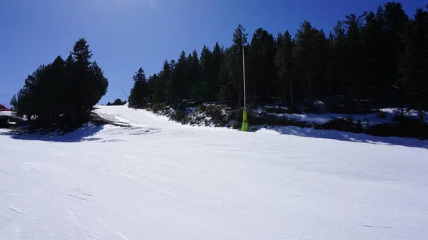Neve Sci Paesaggio Montano Dei Pirenei Andorra Una Giornata Sole — Foto Stock