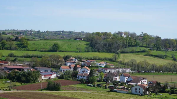 从法国坎波勒班教堂看到的乡村风景 — 图库照片