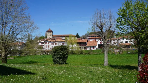 Espelette Fransa Nisan 2023 Ezpeleta Köyünün Biberleriyle Ünlü Manzarası — Stok fotoğraf