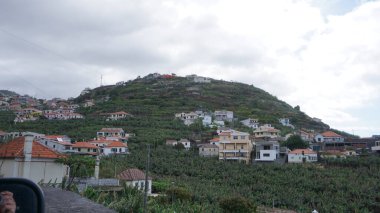 Madeira, Portekiz; 2 Haziran 2022: Madeira manzarası bulutlu bir bahar günü