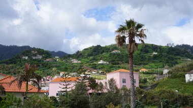 Bir bahar gününde Madeira manzarası