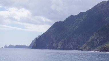 Bir bahar gününde Madeira manzarası