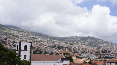 Bir bahar gününde Madeira manzarası