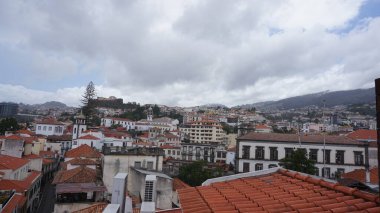 Bir bahar gününde Madeira manzarası