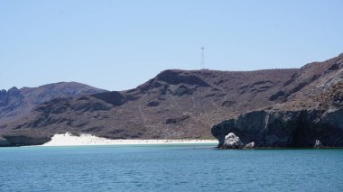 La Paz, Baja California Sur, Meksika, 15 Haziran 2022: Balandra Körfezi 'nin panoramik manzarası, La Paz, Baja California Sur, Meksika' daki en güzel plajlardan birine ev sahipliği yapıyor..