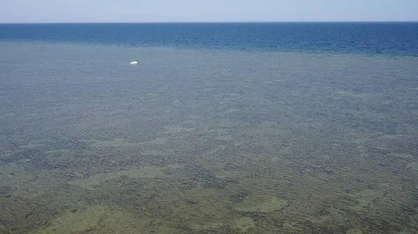 Estonya 'nın Saaremaa adasında kırsal alan ve doğa