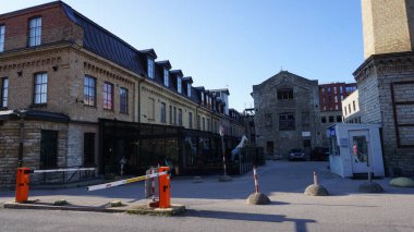 Tallinn, Estonya, Avrupa, Mayıs 19, 2023: Estonya 'nın Tallinn kentinin bir bahar öğleden sonrası görüntüsü.