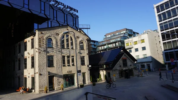 Tallinn, Estonya, Avrupa, Mayıs 19, 2023: Estonya 'nın Tallinn kentinin bir bahar öğleden sonrası görüntüsü.