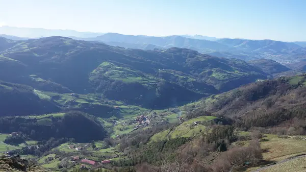 Gipuzkoa Daki Ernio Dağı Kırsal Dağ Manzaraları Bask Ülkesi Kışın — Stok fotoğraf