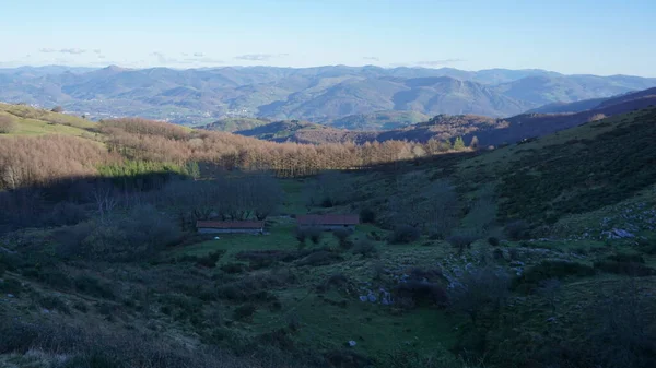 Paesaggi Montani Rurali Sul Monte Ernio Gipuzkoa Paesi Baschi Inverno — Foto Stock