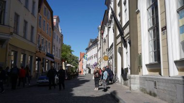 Tallinn, Estonya, Avrupa, Haziran, 18, 2023: Estonya 'nın Tallinn kentinin bir perşembe öğleden sonrası görüntüsü