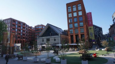 Tallinn, Estonya, Avrupa, 19 Haziran 2023: Estonya 'nın Tallinn kentinin bir Cuma öğleden sonrası görüntüsü