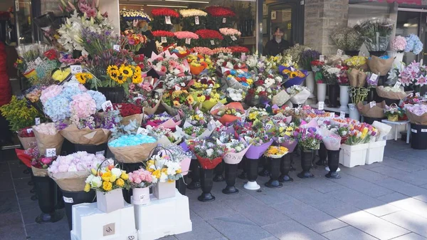 Virágcsokrok Egy Tallinn Üzlet Észtországban — Stock Fotó
