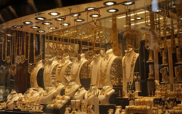 stock image Dubai, United Arab Emirates, October, 20, 2021: Gold and jewelry shops in the Dubai Gold Market in the Bazaar