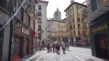 Pamplona, Navarra, İspanya, 19 Haziran 2023: San Fermin 'den birkaç gün önce Pamplona' nın tipik manzarası