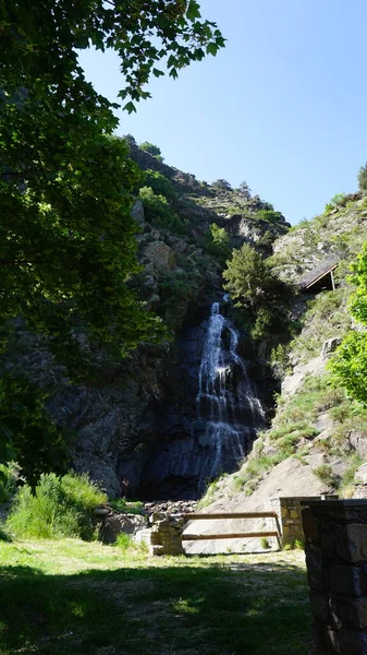 Maulwürfe Wasserfall Canillo Andorra — Stockfoto
