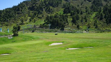 Andorra 'daki Soldeu golf sahasının manzarası