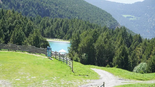 Andorra Montanhas Paisagem Canillo Uma Tarde Ensolarada Verão — Fotografia de Stock