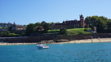 Donostia San Sebastian, Gipuzkoa, Bask Bölgesi, İspanya, 25 Ağustos 2020: Donostia San Sebastian Körfezi manzarası.