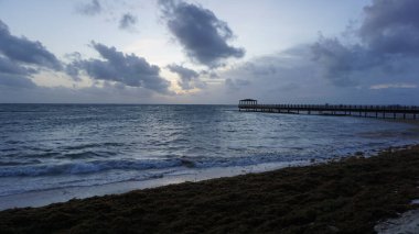 21 Ağustos 2023 'te Dominik Cumhuriyeti' nde Punta Cana sahilinde gün doğumu