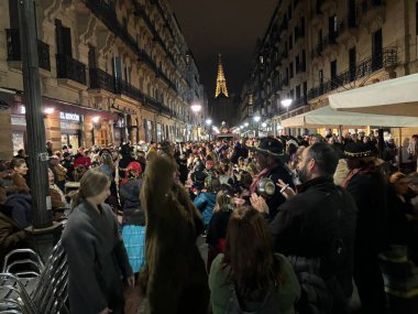 Donostia San Sebastian, Bask Ülkesi, İspanya, 3 Şubat 2024: Donostia San Sebastian 'da bakır işçileri dansının kutlaması