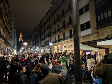 Donostia San Sebastian, Bask Ülkesi, İspanya, 3 Şubat 2024: Donostia San Sebastian 'da bakır işçileri dansının kutlaması