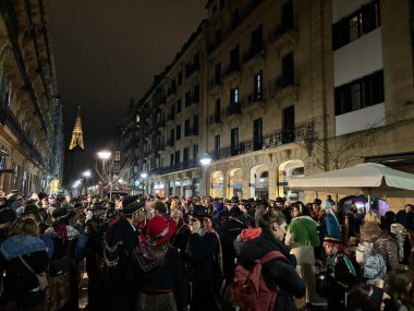 Donostia San Sebastian, Bask Ülkesi, İspanya, 3 Şubat 2024: Donostia San Sebastian 'da bakır işçileri dansının kutlaması