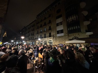 Donostia San Sebastian, Bask Ülkesi, İspanya, 3 Şubat 2024: Donostia San Sebastian 'da bakır işçileri dansının kutlaması