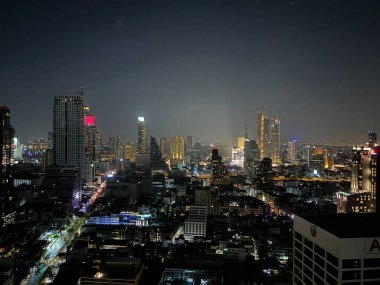 Işıklı Bangkon gece silueti