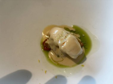 Phil Phil ve Maydanoz soslu balık.