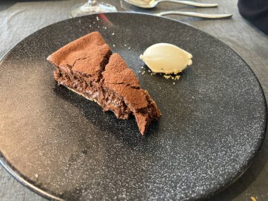 Dondurmalı çikolatalı pasta.