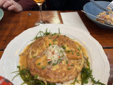 Lima, Peru 'da bir restoranda Peru mutfağı.