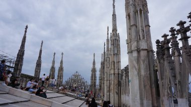 Milan, İtalya, 14 Haziran 2024: İtalya 'daki Milan Katedrali veya Duomo de Milan manzarası