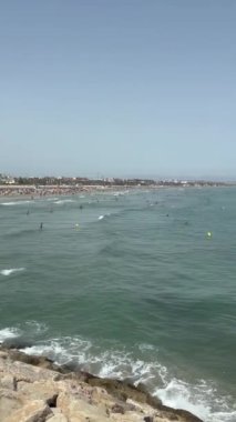 Deniz kıyısında. Akdeniz.