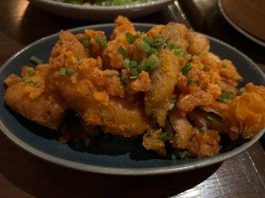 Lezzetli Asya yemeklerinin yakın görüntüsü