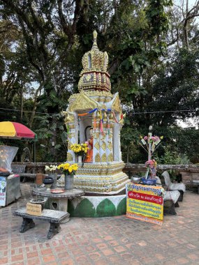 Chiang Mai, Tayland, 21 Şubat 2024: Chiang Mai, Tayland, Asya 'da Wat Pha Lat ve Wat Phra' nın tapınakları