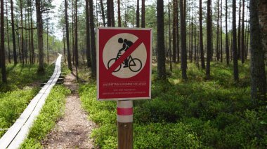 Lahemaa Ulusal Parkı, Tallinn, Estonya, 17 Mayıs 2023: Estonya, Avrupa 'daki Tallinn' den 70 km uzaklıktaki Lahemaa Ulusal Parkı 'nda doğa manzaraları