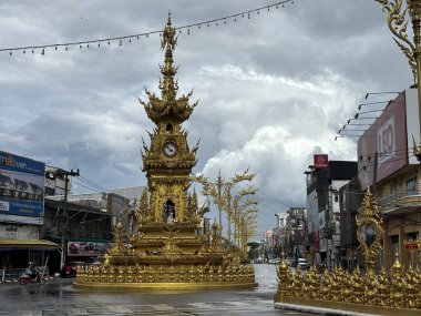 Chiang Rai 'nin merkezinde saat var.