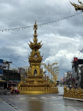 Chiang Rai 'nin merkezinde saat var.