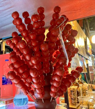 Pazarda taze kırmızı domates