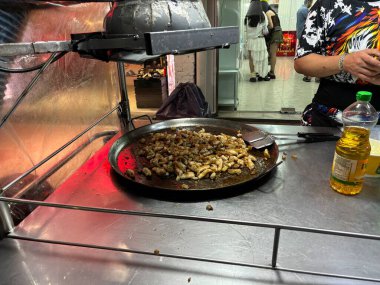 Sokak yemekleri, lezzetli deniz ürünleri.