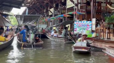 Ratchaburi, Bangkok, Tayland 'daki Damnoen Saduak Yüzen Pazarı, 17 Ağustos 2024 Ratchaburi, Bangkok, Tayland,