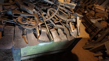 Eski araçların onarımı için araçlar ve aksesuarlar