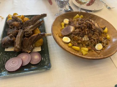 Lezzetli Asya yemeklerinin yakın görüntüsü