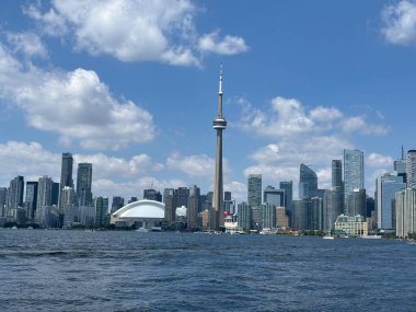 Toronto, Ontario, Kanada, 27 Temmuz 2025: Toronto Pazar günü gökyüzü