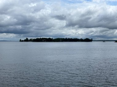 Birleşik Devletler ve Kanada arasındaki sınırda 1000 ada manzarası