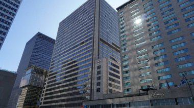 Montreal, Quebec, Kanada, 22 Temmuz 2025: Güneşli bir yaz gününde Montreal silueti