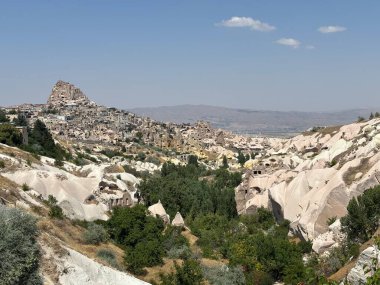 Kapadokya. Kapadokya 'daki dağların güzel manzarası, hindi