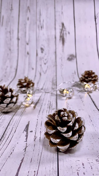 白木と冬の装飾の背景 — ストック写真